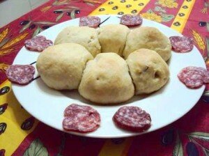 Panini all'Olio Ripieni con Salsiccia e Cavolfiore